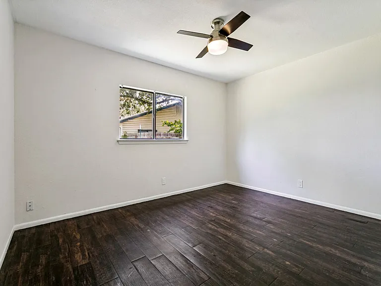 6819 Eden Grove Dr — Photo 9