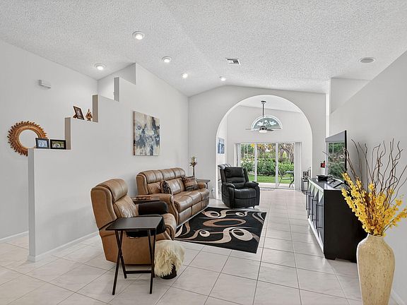 4th image of 9718 Harbour Lake Circle