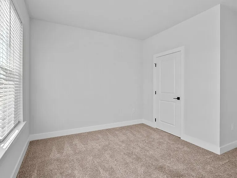 HH Bath View Apartments — Photo 16