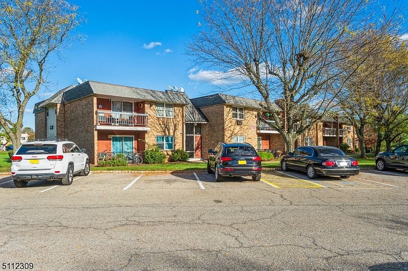 1st image of 808 Eves Dr #1 B