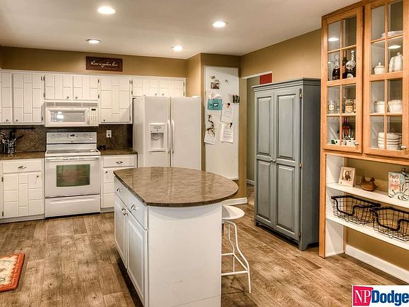 2nd image of 15031 Douglas Cir