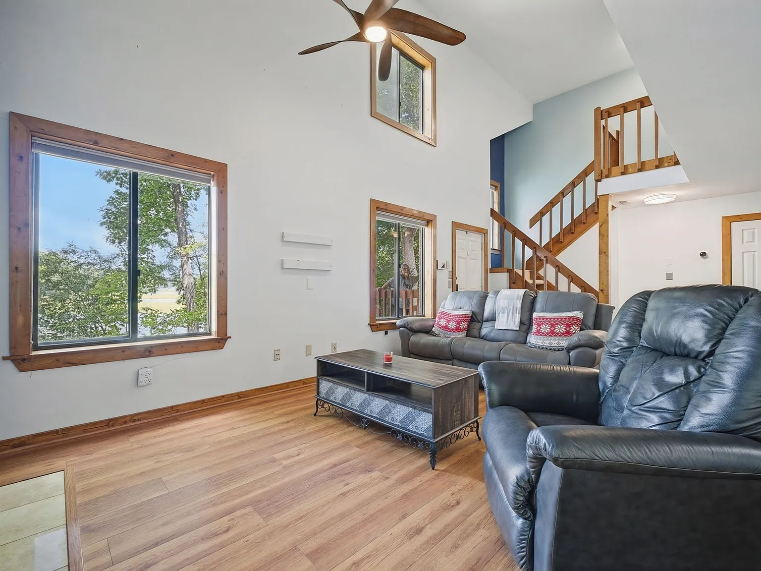 3 bed, 1570 sqft, $2,250 — Photo 3