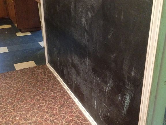 magnet chalkbord in hallway