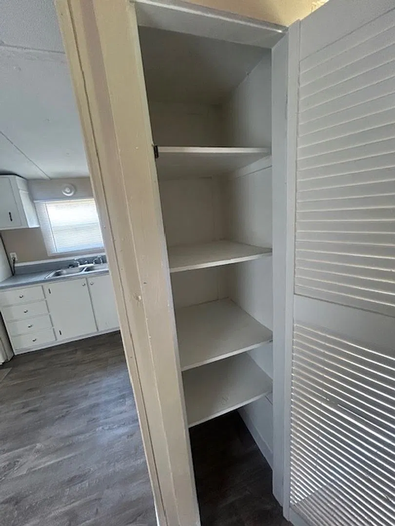 3-bedroom, 2-bath mobile home — Photo 3