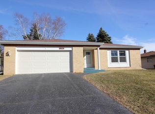 1104 Rainbow Ct, Mukwonago, WI 53149