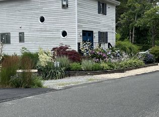 23 Oakhurst Rd, Hampton Bays, NY 11946