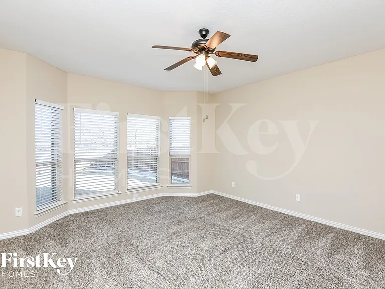 7428 Durness Dr — Photo 10