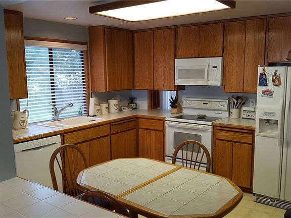 3rd image of 5608 68th Avenue Ct W