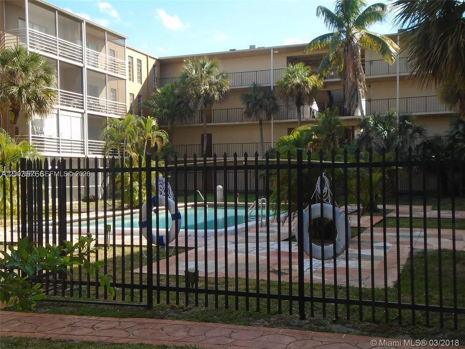 Town Square Condo — Photo 4