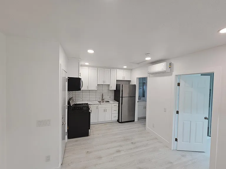 11372 Turtleback Ln — Photo 2