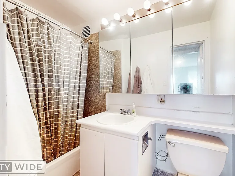 188 E 93rd St #4P — Photo 4
