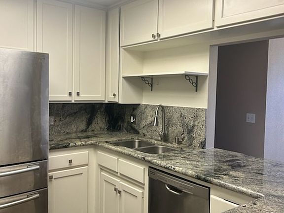 3rd image of 5184 W Fremont Ave