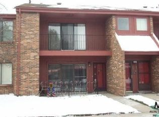 23680 Village House Dr N, Southfield, MI 48033