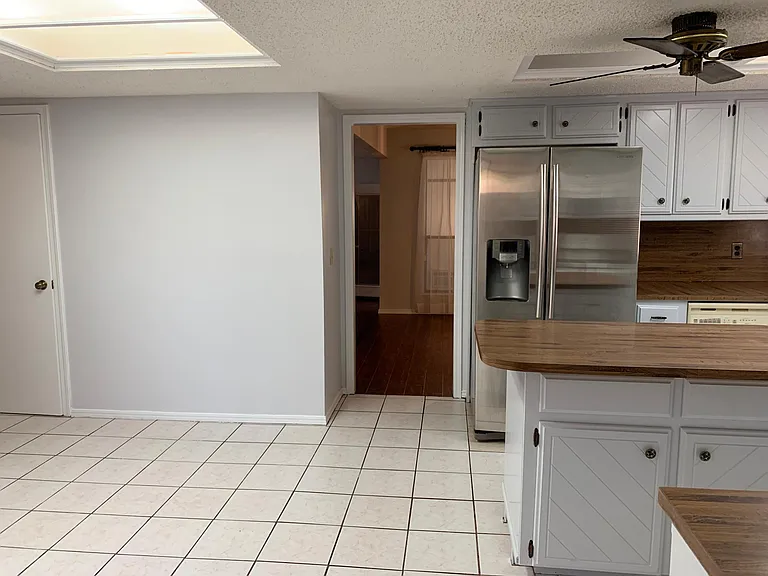 6453 N College Ave — Photo 21