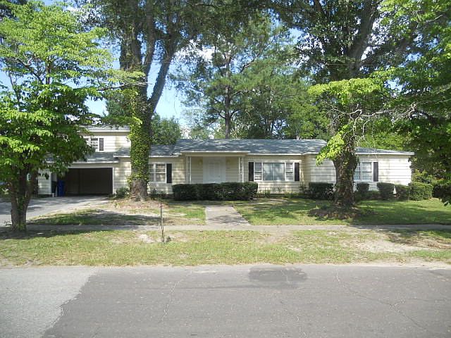 1st image of 215 Rosewood Dr