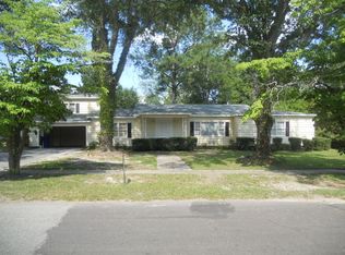 215 Rosewood Dr, Dublin, GA 31021