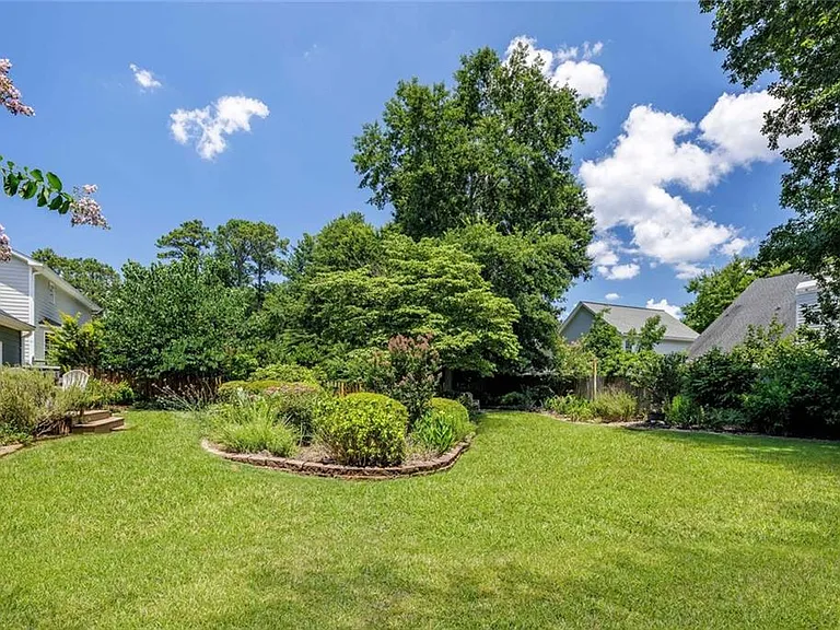 1140 Mitsy Forest Dr NE — Photo 41