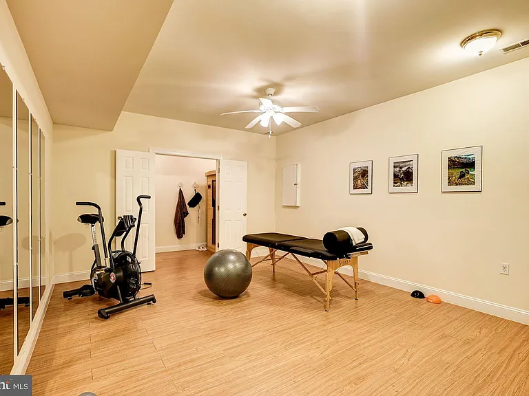 8105 Maya Ct — Photo 42