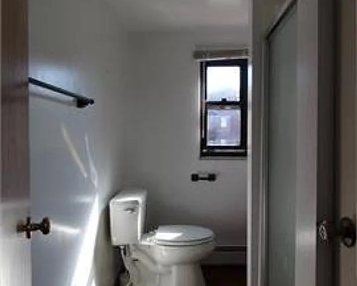 845 Western Avenue — Photo 12