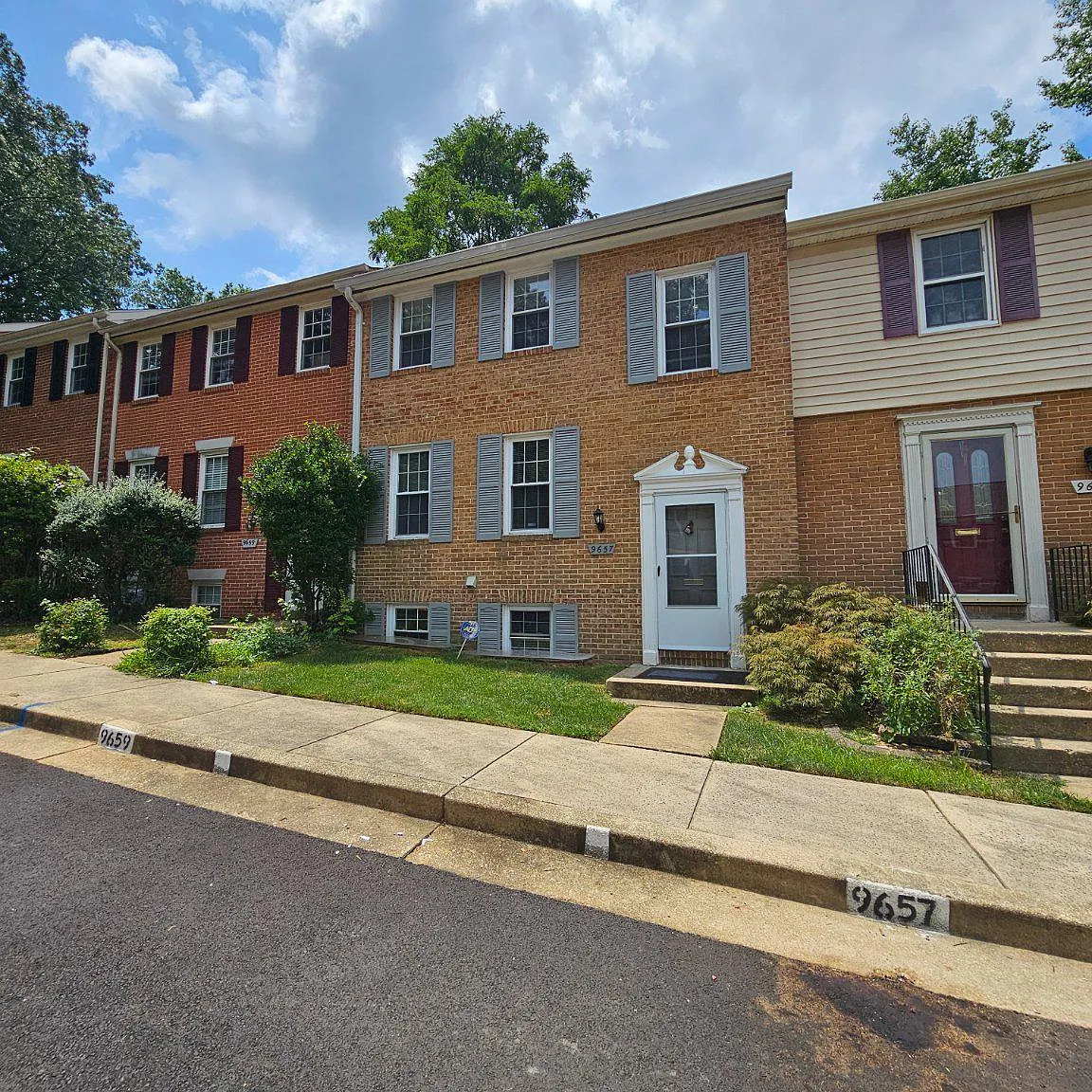 4 bed, 3.5 bath, 1820 sqft, $2,995 — Photo 2