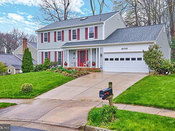 3rd image of 10725 Basket Oak Ct