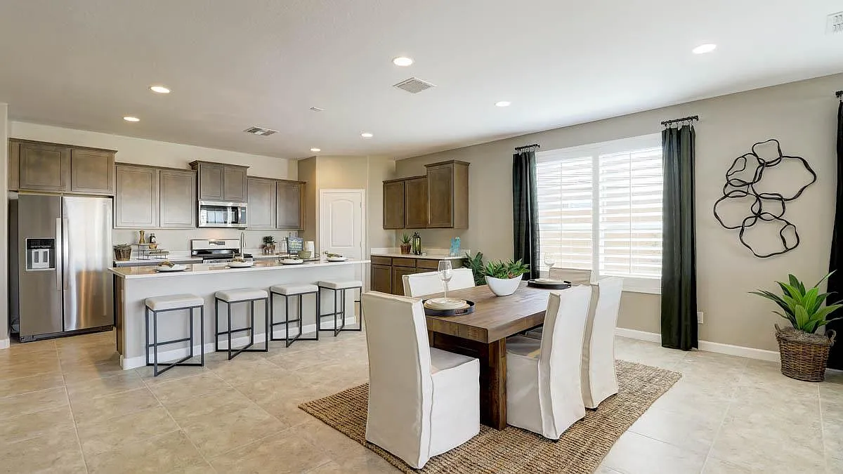 4 bed, 1920 sqft, $1,745 — Photo 4
