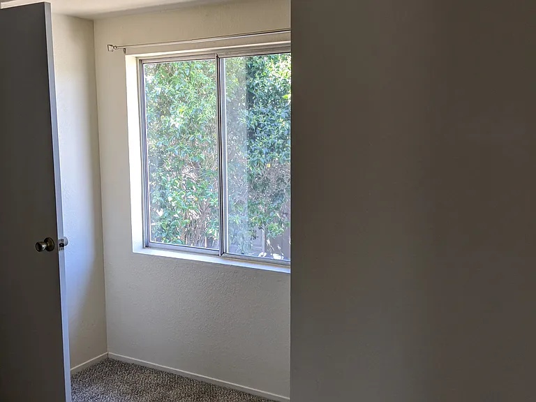 960 Memorial Dr #D — Photo 12