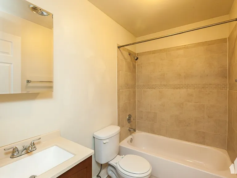 1435 N Dearborn St #3B — Photo 8