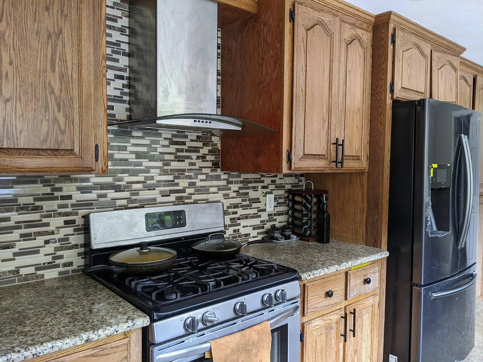 382 Manila Dr — Photo 3