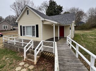 210 Howard St, Mount Holly, NC 28120
