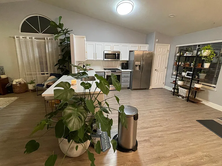 9361 Castleview Dr — Photo 9