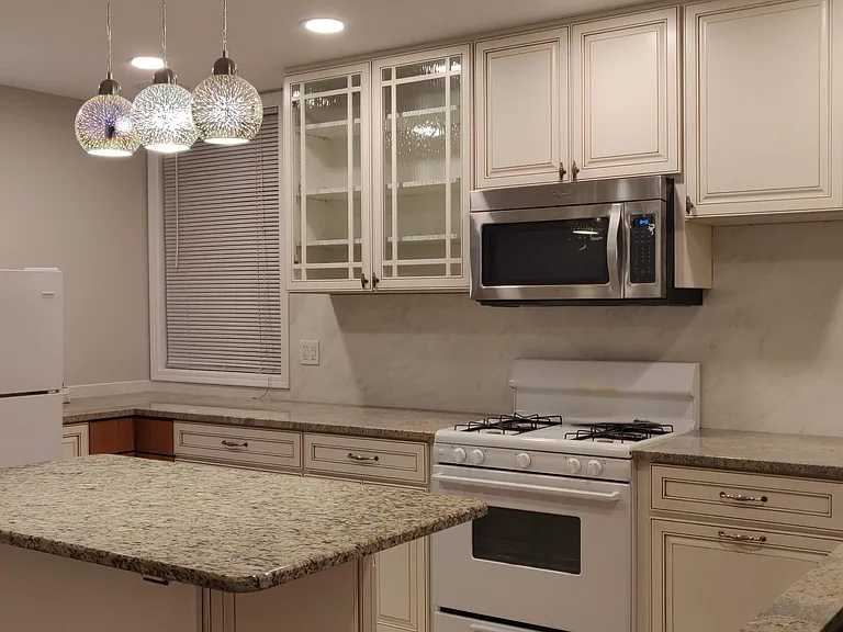 stainless steel appliances added since pic was taken