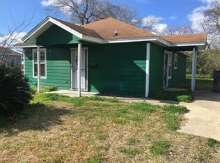 537 10th St, Port Arthur, TX 77640