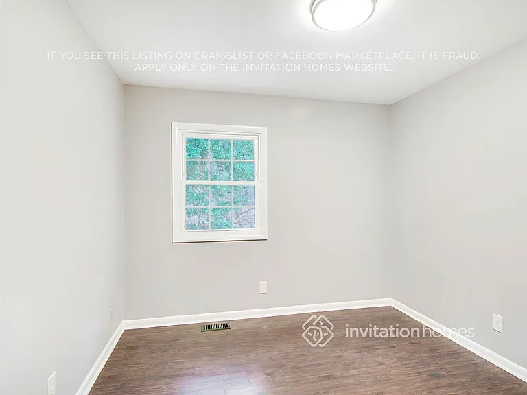 1100 Chatham Ln — Photo 18
