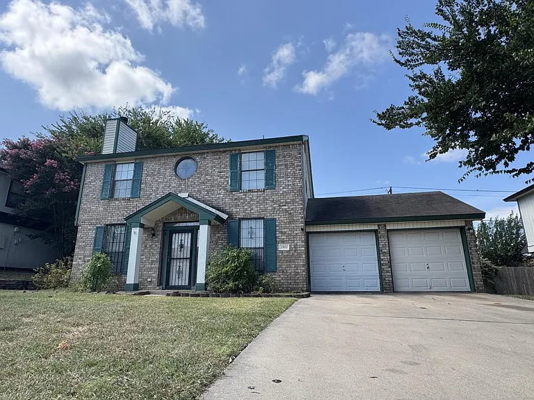2902 Bluejay Dr — Photo 1