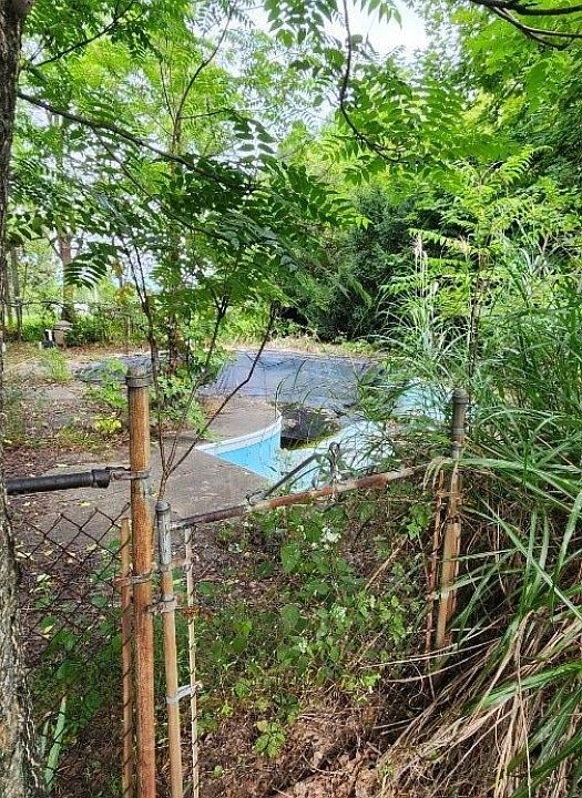 2nd image of 112 Haggerty Rd