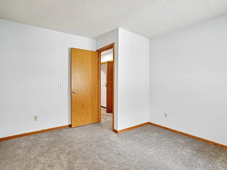 18669 Clear View Ct — Photo 18