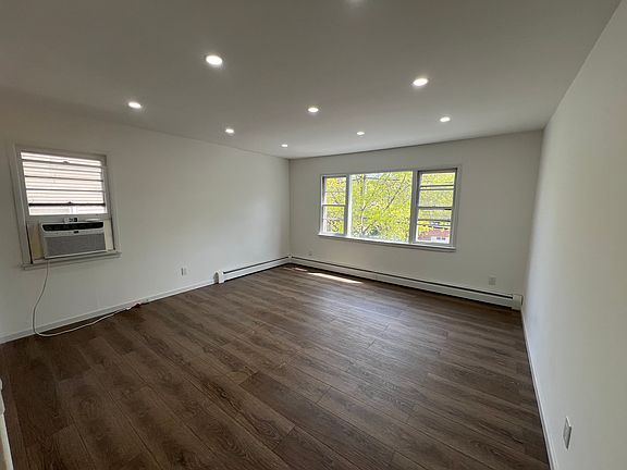 4th image of 1519 Nepperhan Ave #1