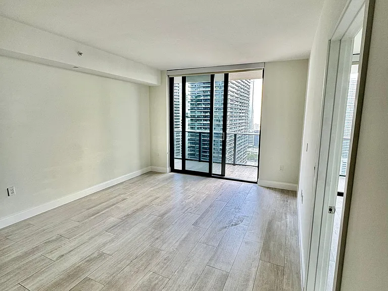 45 SW 9th St #3403 — Photo 29