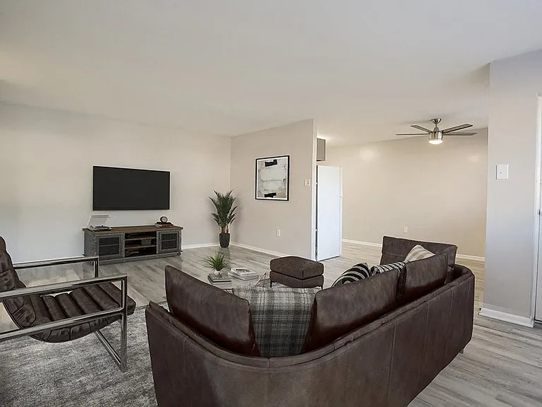 Edgewood Apartments — Photo 6