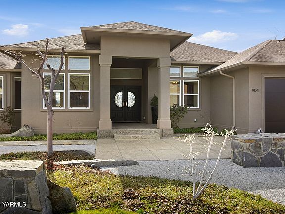 5th image of 904 Majesty Heights Dr