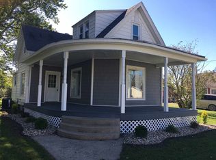 207 W County Line Rd, Wolcottville, IN 46795