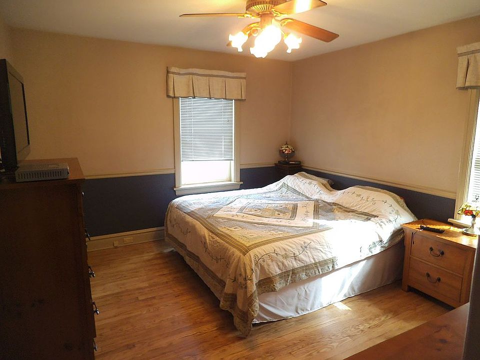 2nd image of 6514 Parkwood Pl