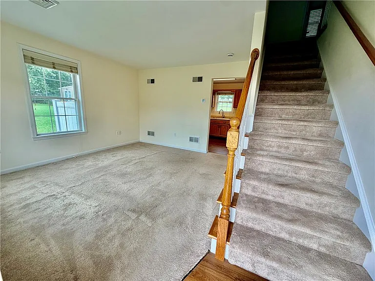 1433 Salisbury Rd — Photo 3