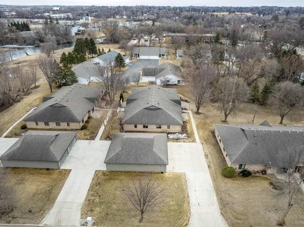 924 E Summit Ave APT 304, Fergus Falls, MN 56537