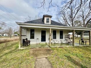 188 Elm St, Blessing, TX 77419