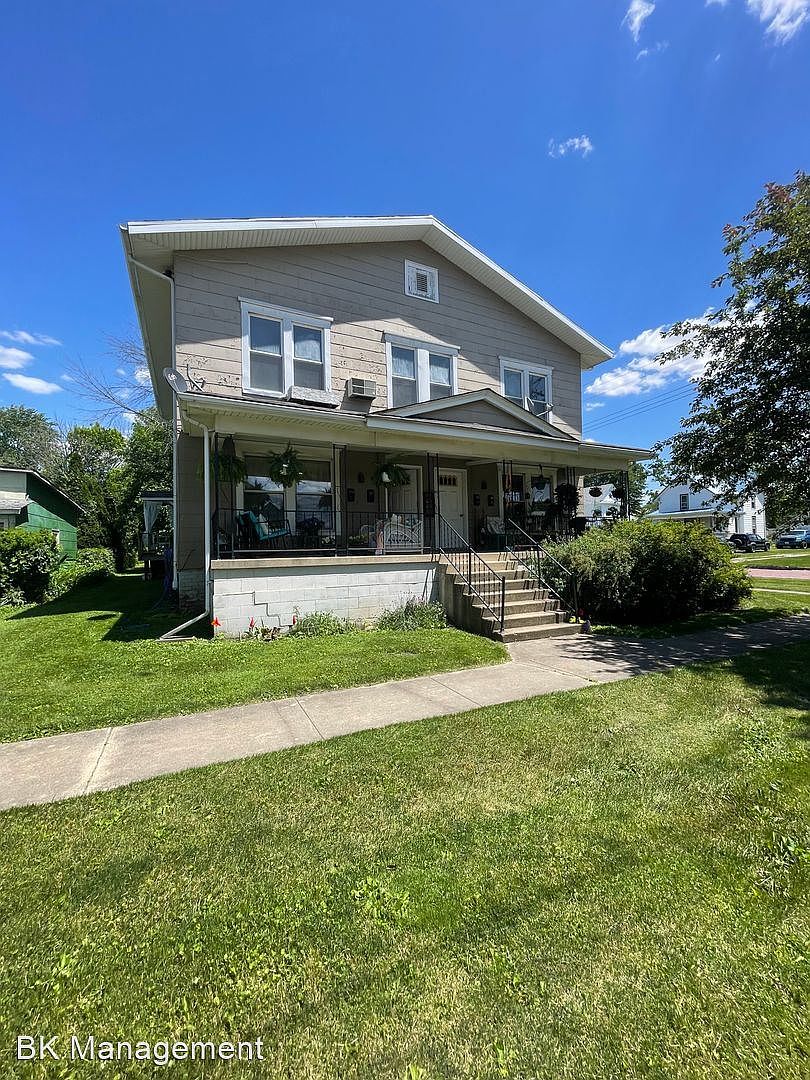 424 1/2 N Market St, Hoopeston, IL 60942 | Zillow