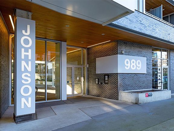 3rd image of 989 Johnson St #205