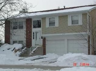 1003 E Barberry Ln, Mount Prospect, IL