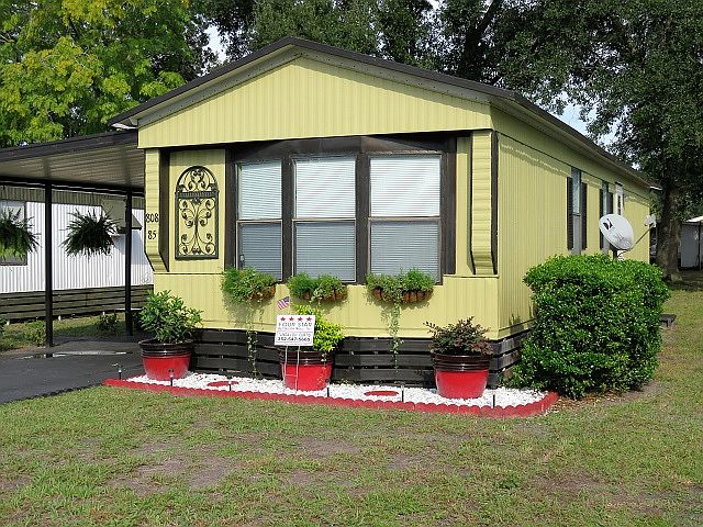 808 Mary St